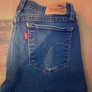 Women’s levi  711 skinny jeans